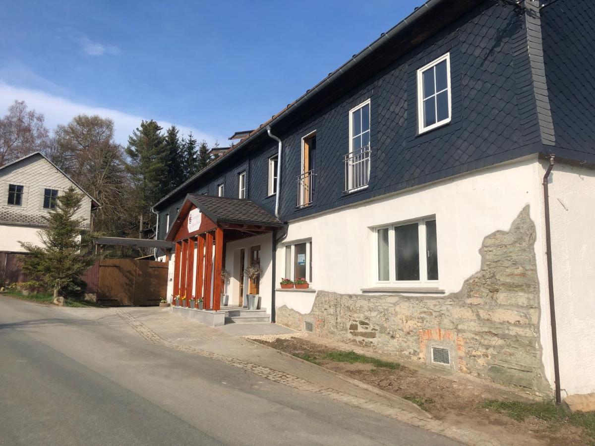 Landgasthof Wetteraperle Raila Esterno foto