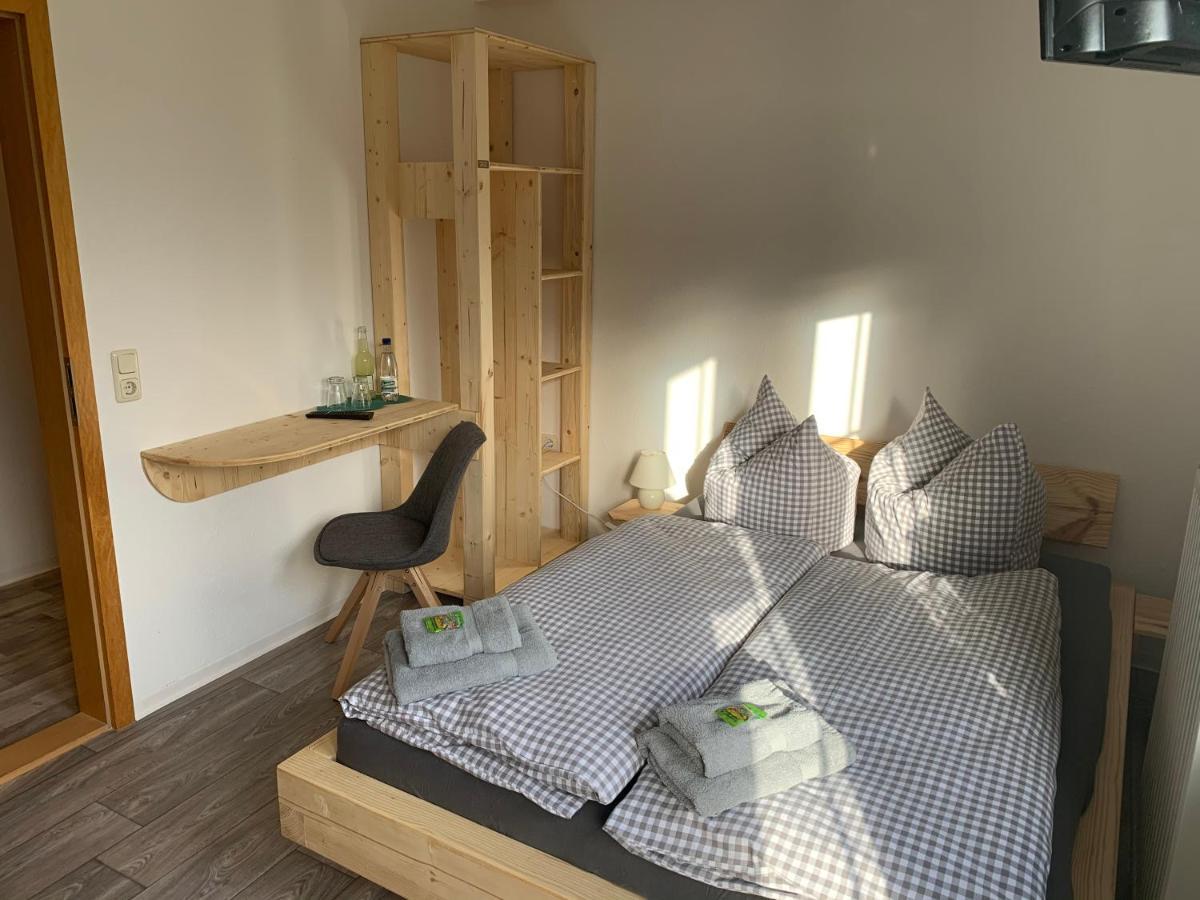 Landgasthof Wetteraperle Raila Esterno foto